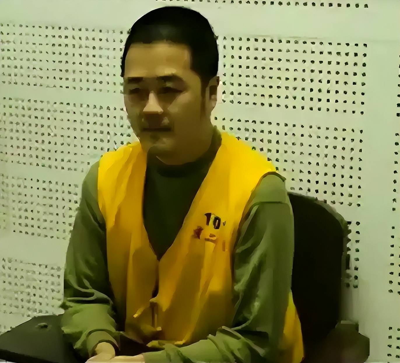 间谍黄宇出卖近15万份情报,把妻子和姐夫都拉下水,结局大快人心