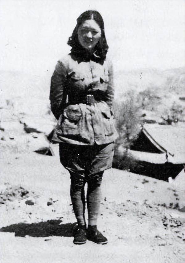 延安时期的"头号美女",聪明伶俐长相清秀,1949年被迫去了台湾
