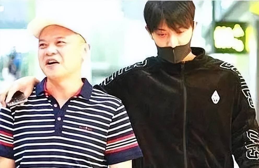 善良的黄子韬:走红后不忘"聋哑"的发小,把他留在身边当助理!