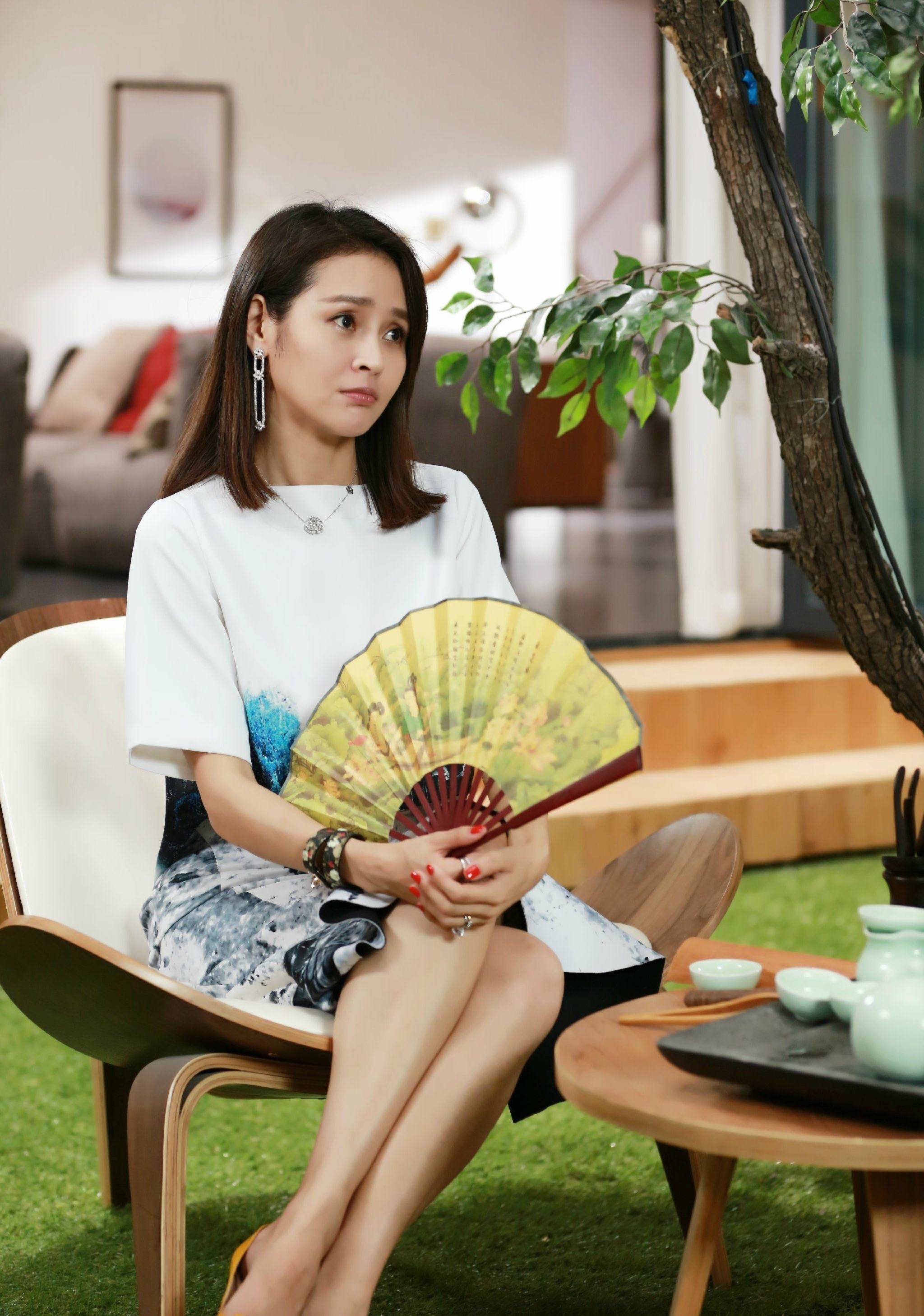 演员于明加:我这辈子最自豪的决定,就是给丈夫生了两个女儿!