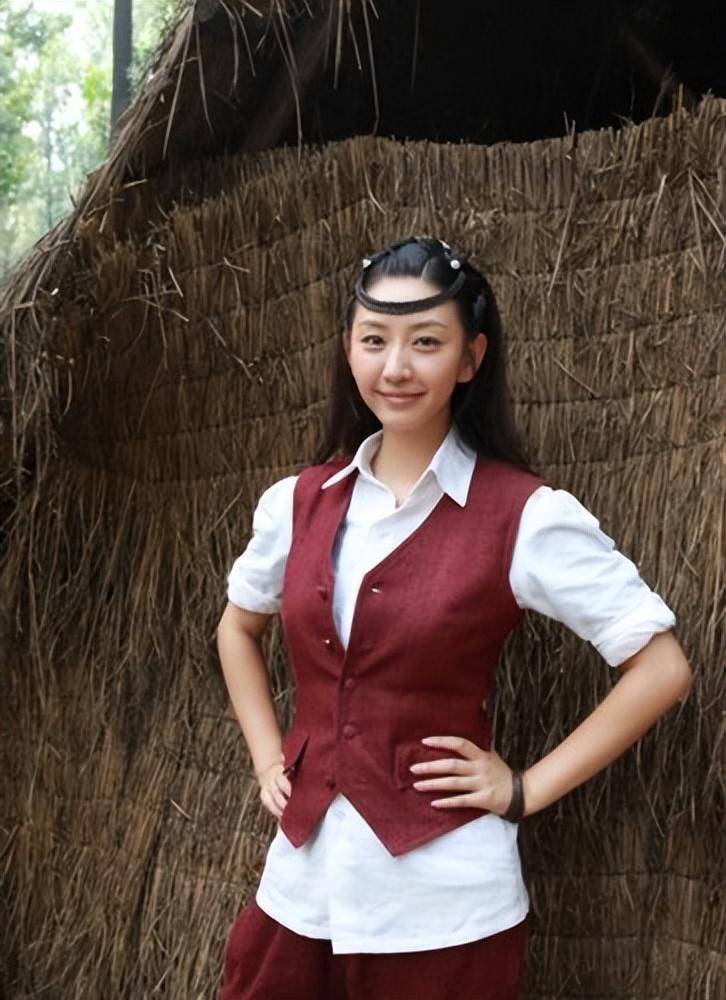 凌潇肃和姚晨离婚11年:恩怨成往事,各自再婚故事多