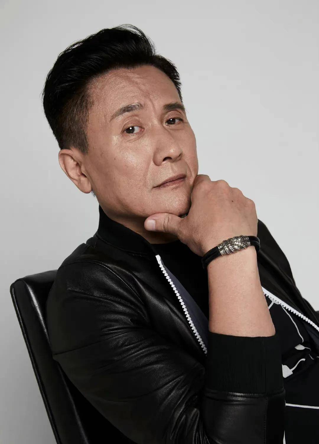 大器晚成张志坚:娶个妻子是粉丝,家里她是老大,余生绝不辜负她