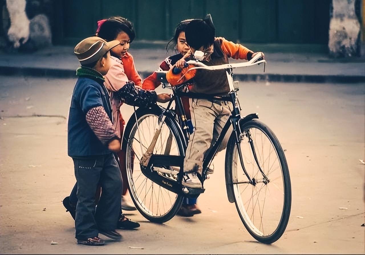 70,80年代中国非常真实的一组老照片,无比怀念美好的儿时回忆