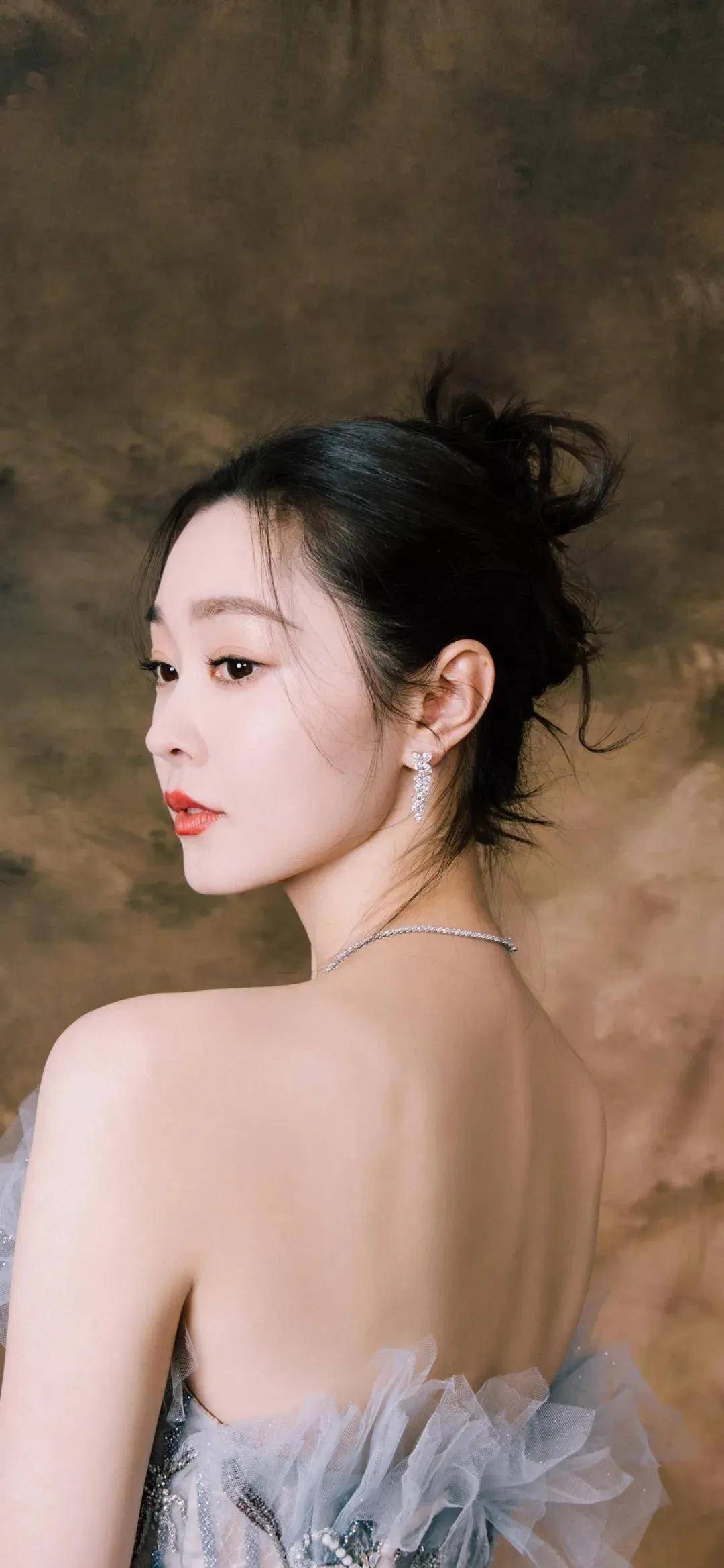 宋轶:风华绝代,笑靥迷人,演绎完美身形的不朽传说