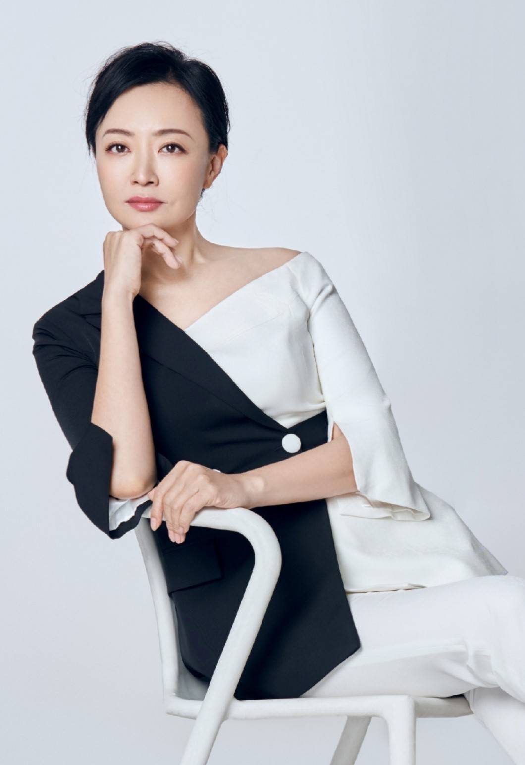 中女时代实力当道 原华签约紫微星空重回荧幕