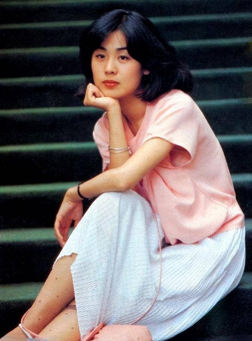 丛珊:一嫁演员石凉,二嫁给导演萧峰,带儿子再婚后收获幸福