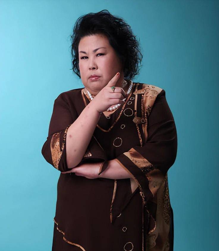 "富婆专业户"董立范:从工人转型到演员,60岁仍在努力