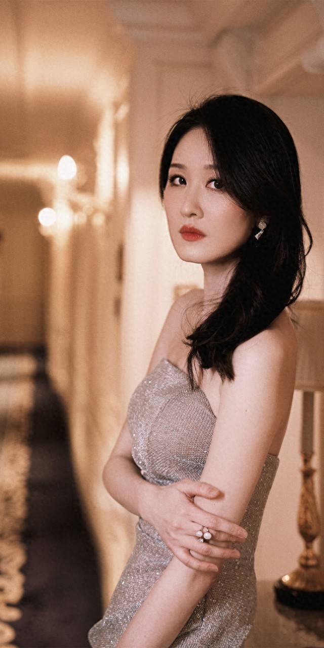 张雯:演技女神低调绽放,事业经济双丰收,活出自我成赢家!