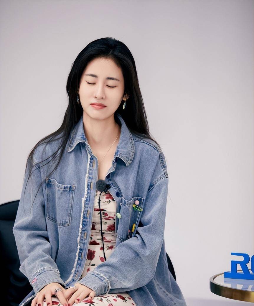 大瓜!曝34岁张碧晨与24岁小鬼恋爱,两人相差10岁,双方回应了