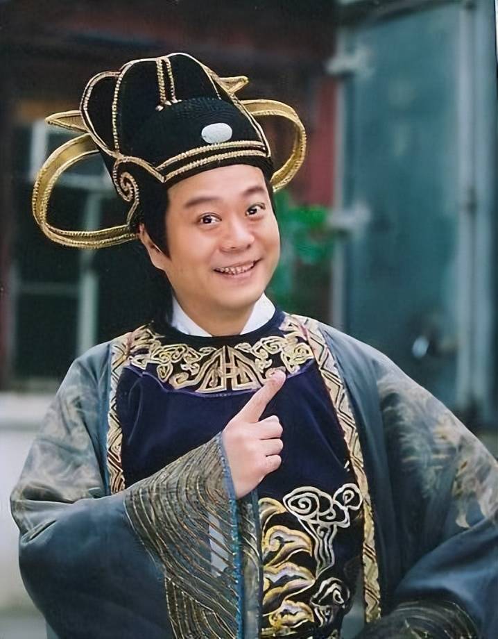 欧阳震华的这些作品,就像一颗颗璀璨的星星,在香港电视剧的星空中闪耀