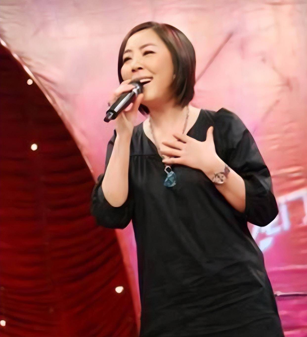 赵本山御用歌手衡越:错付10年青春被抛弃,儿子生父成谜