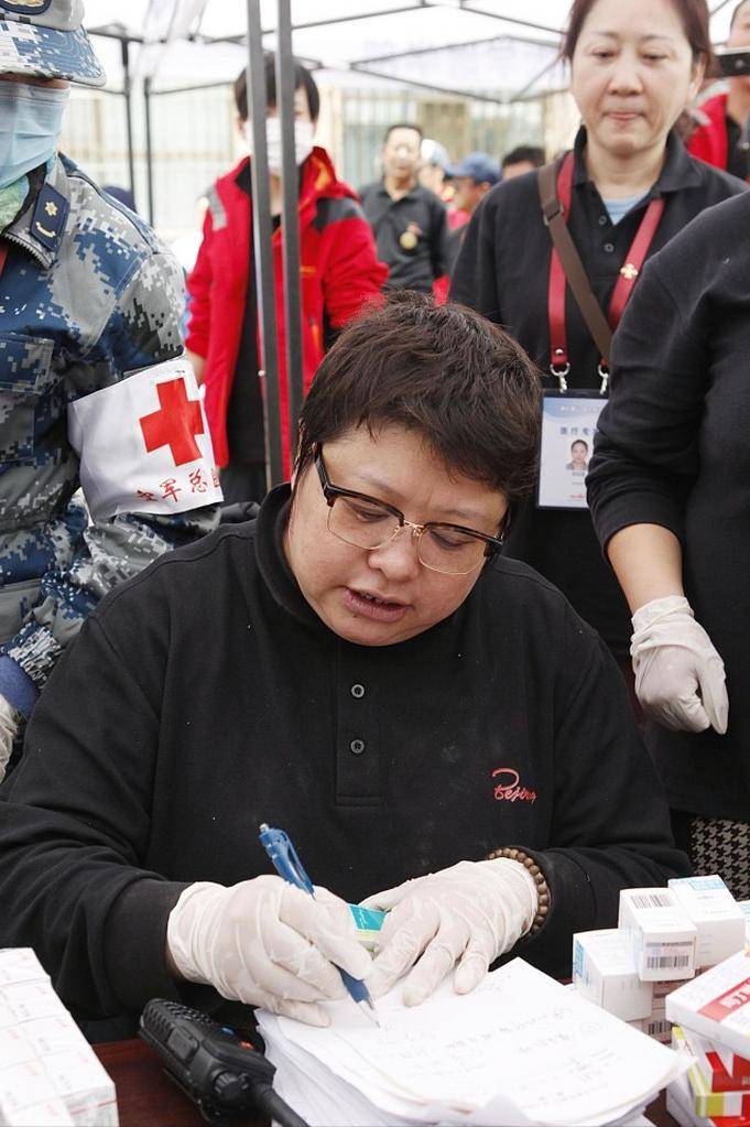 原来我们都误会了!韩红"藏"了26年的儿子,如今撕下体面见真情