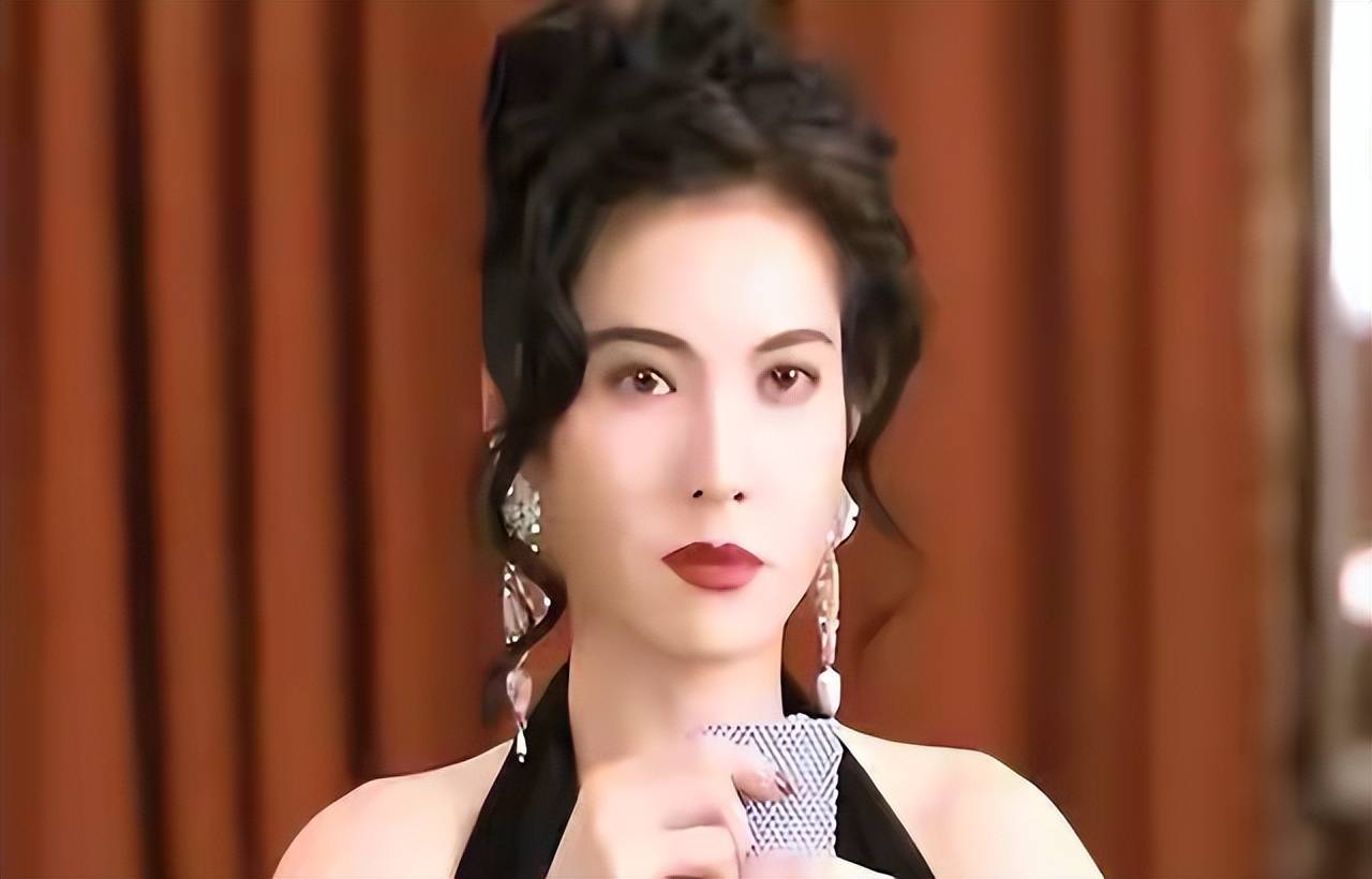 因为受到感情的伤害,李婉华才来到了加拿大散心,认识了李守正