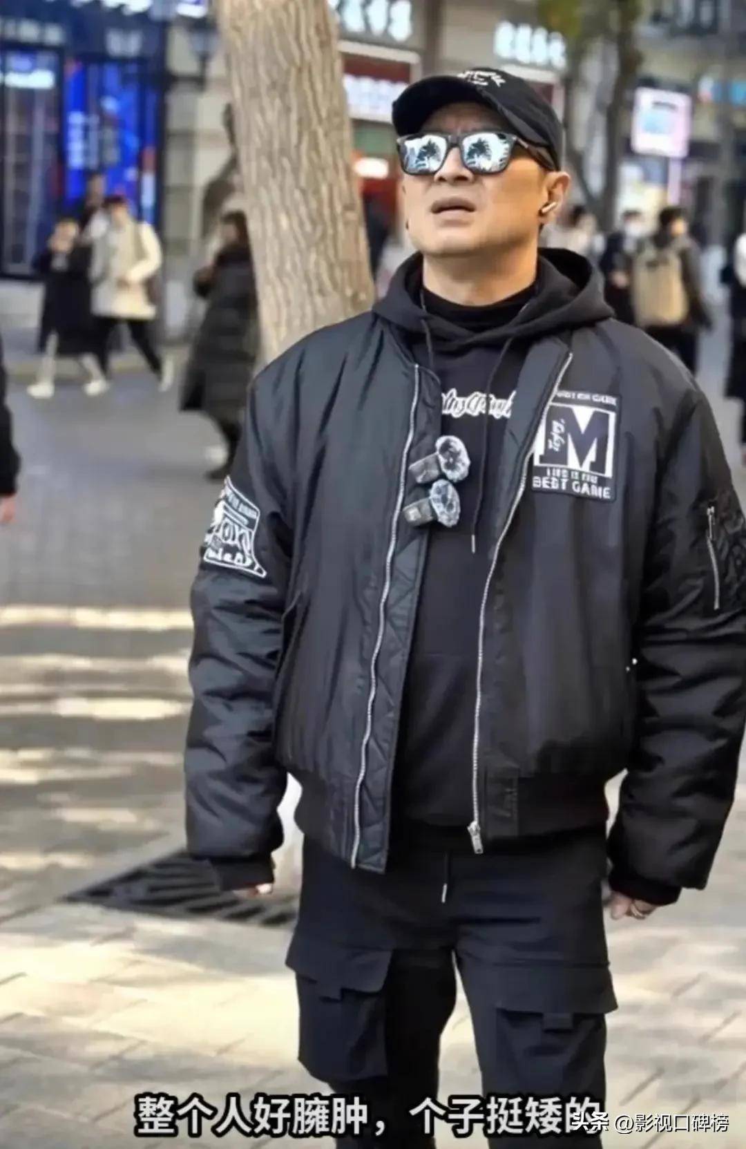 汪峰现身哈尔滨大街森林北没有跟随穿搭风格没有变身材显矮