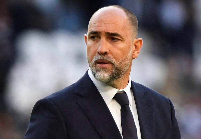 尤文图斯官方换帅,齐达内不回归,曼联因坎通纳改变