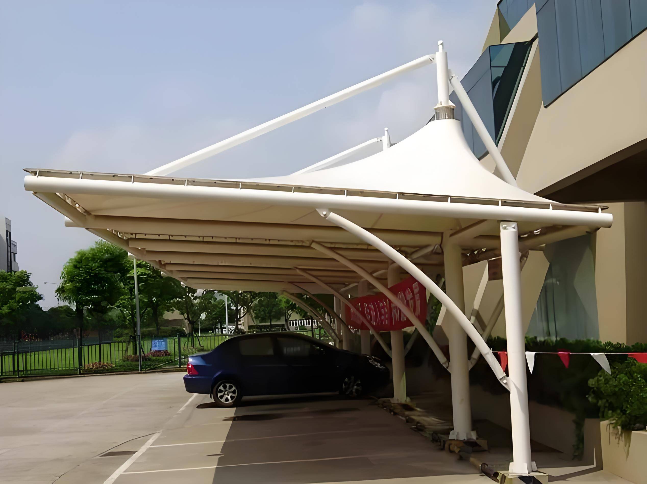 精选山东有实力的小区充电桩车棚推荐,飞扬膜结构优势显著