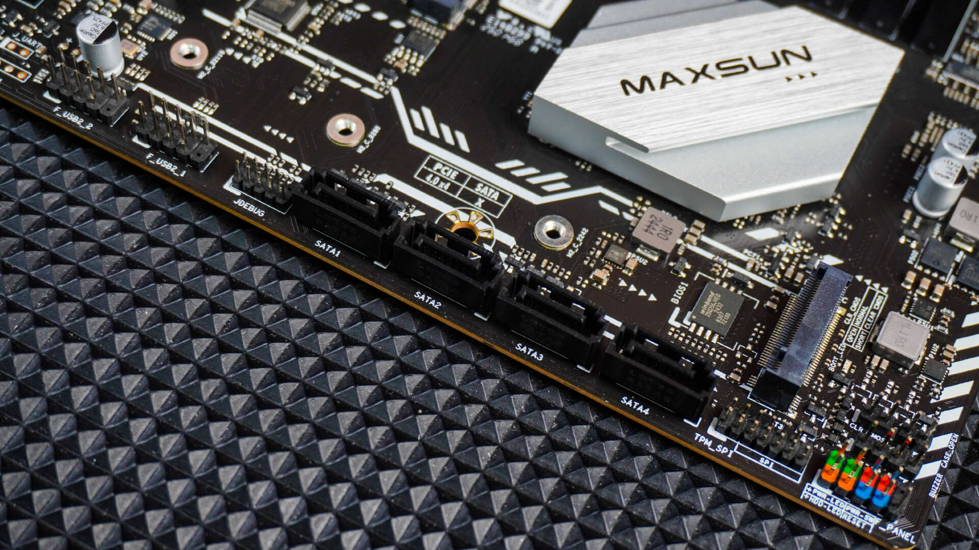 装机当然要选对的！性价比主板之选，铭瑄B860终结者主板