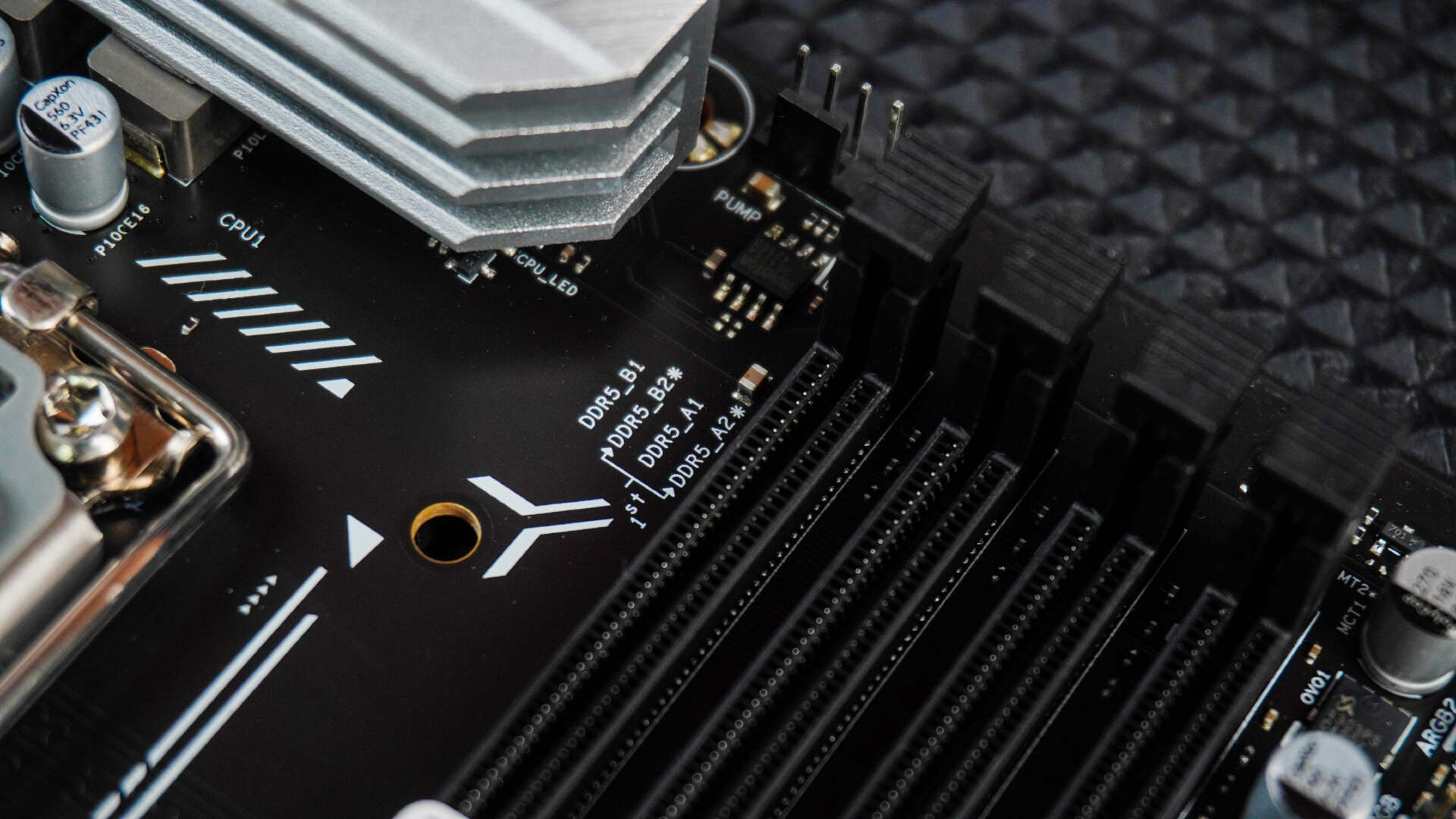 装机当然要选对的！性价比主板之选，铭瑄B860终结者主板