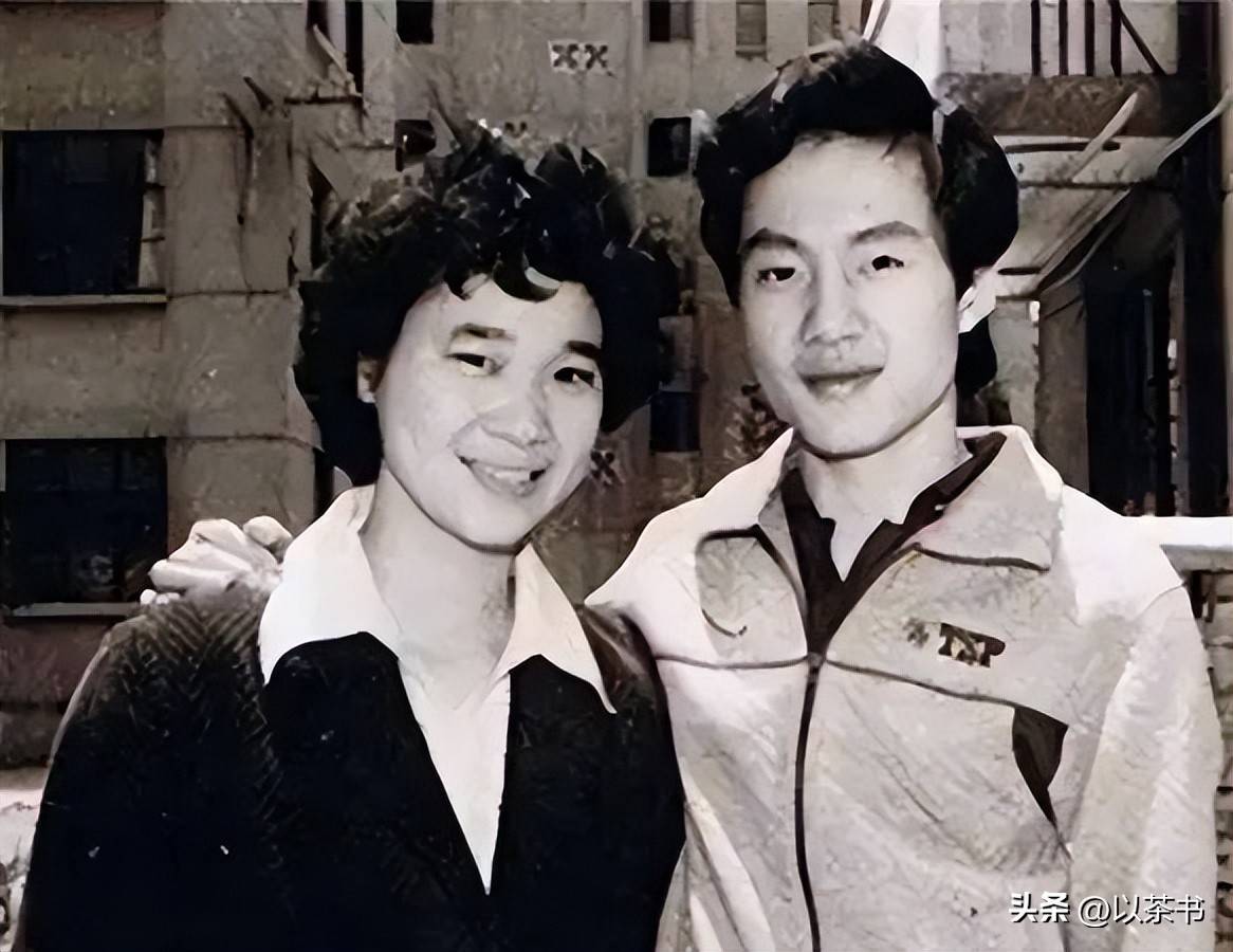 曹燕华:曾为感情放弃事业,38岁和前夫离婚,今低调嫁1.93米帅哥