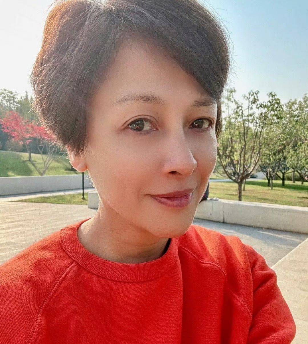 当年她24岁配不上22岁的陆毅今50岁独自带娃18年儿子很争气