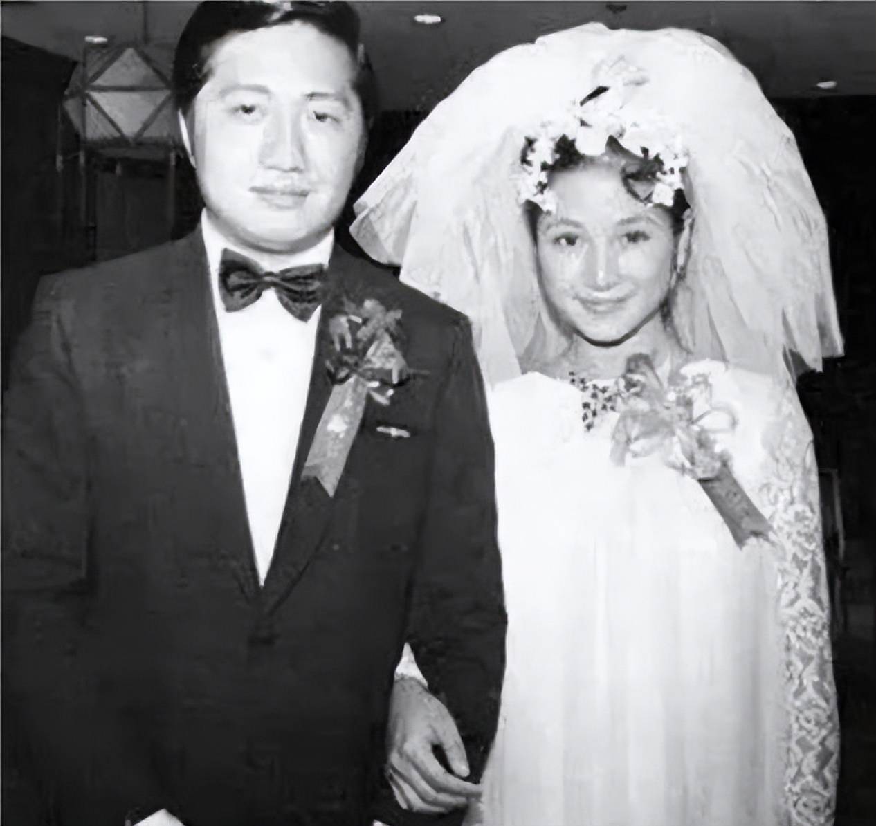 原来蔡澜没说错,郑佩佩去世刚一年,"富养"的儿子就原形毕露