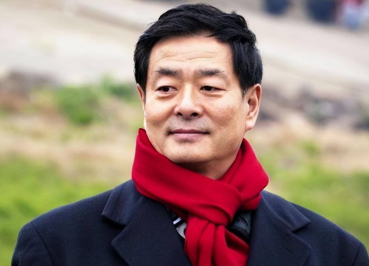 濮存昕:弟弟父亲相继离世,70岁的他不敢老去,只因要照顾老母亲