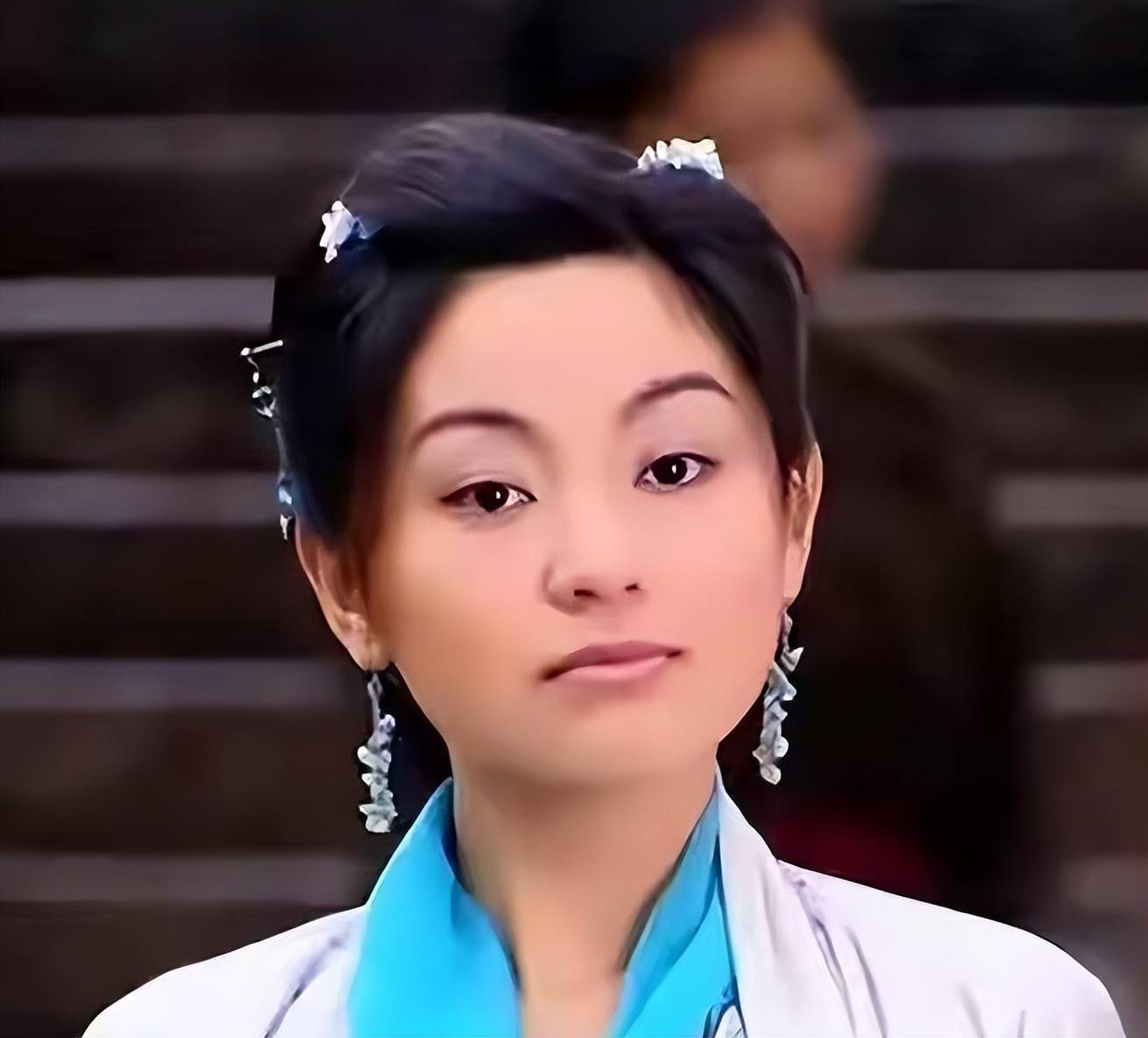 她是最美"小昭",演一部戏就红了,如今双胞胎女儿比她还漂亮