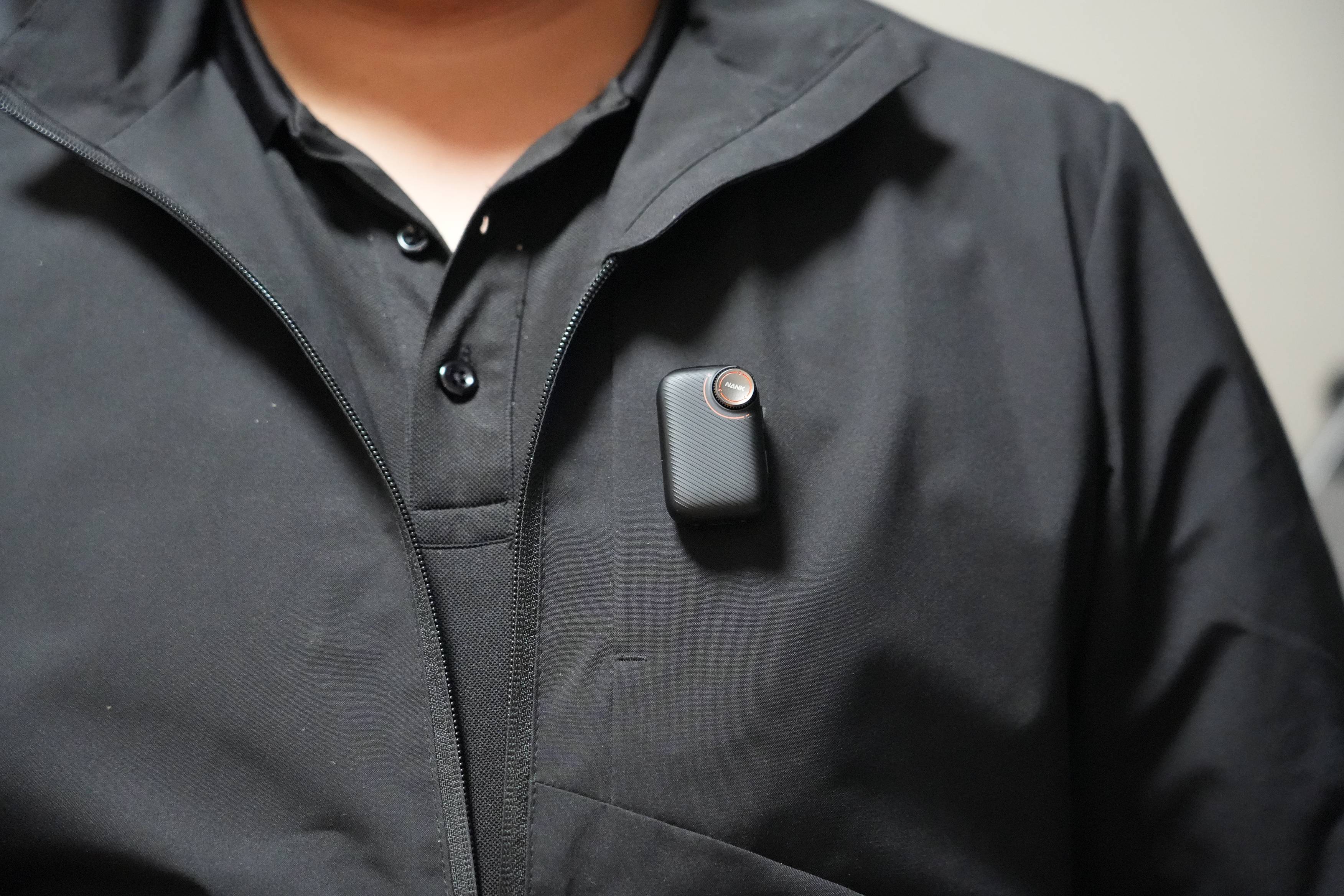 南卡 Qmic 领夹麦实测:风噪喷麦全搞定,新手拍短视频收音不焦虑