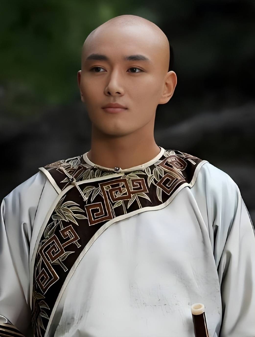 冲上热搜!《甄嬛传》果郡王进军短剧赛道,本人回应