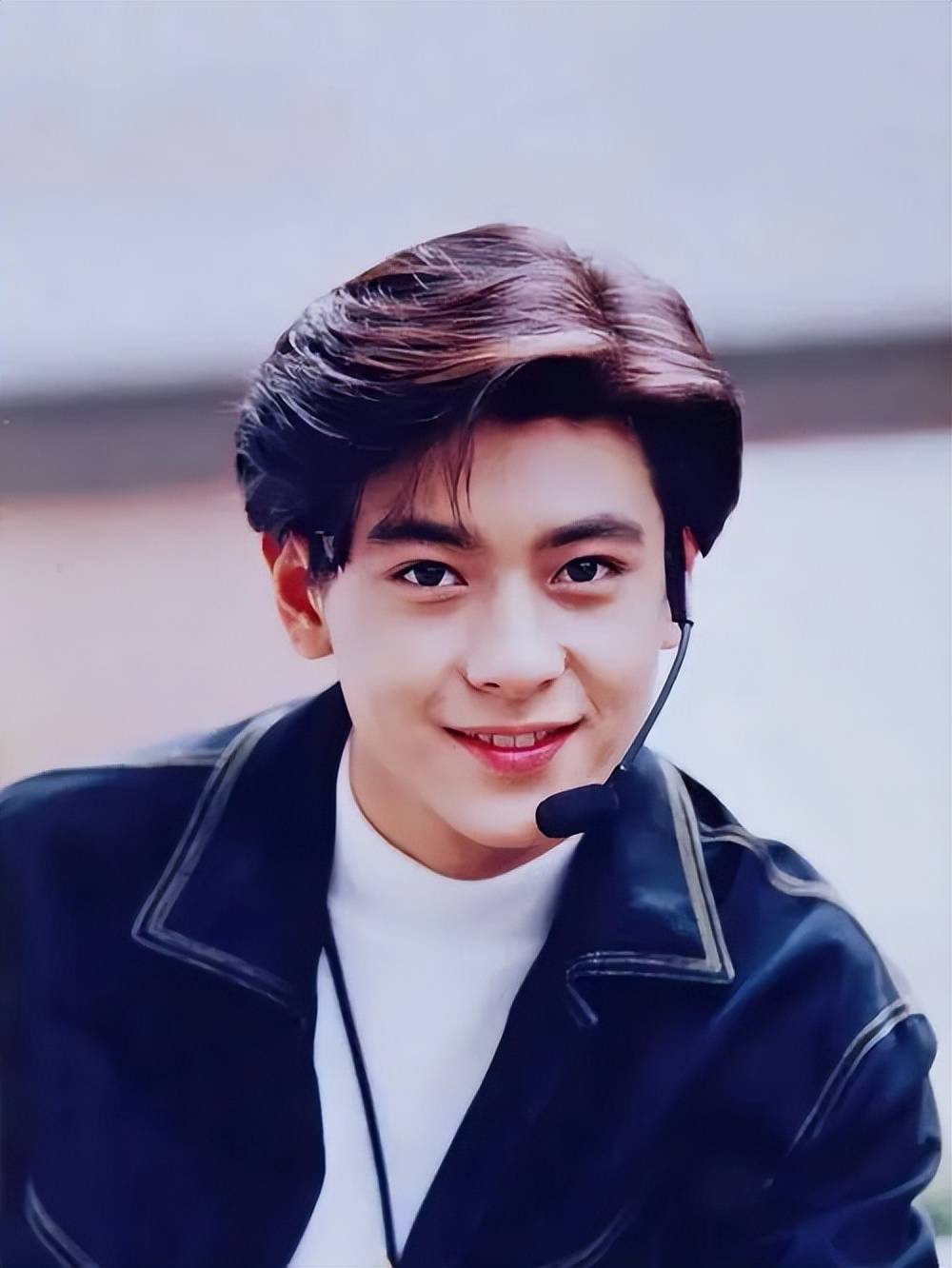 林志颖"辣眼"热舞现场:裤子卡裆,内八蠕动,体会到岁月无情!