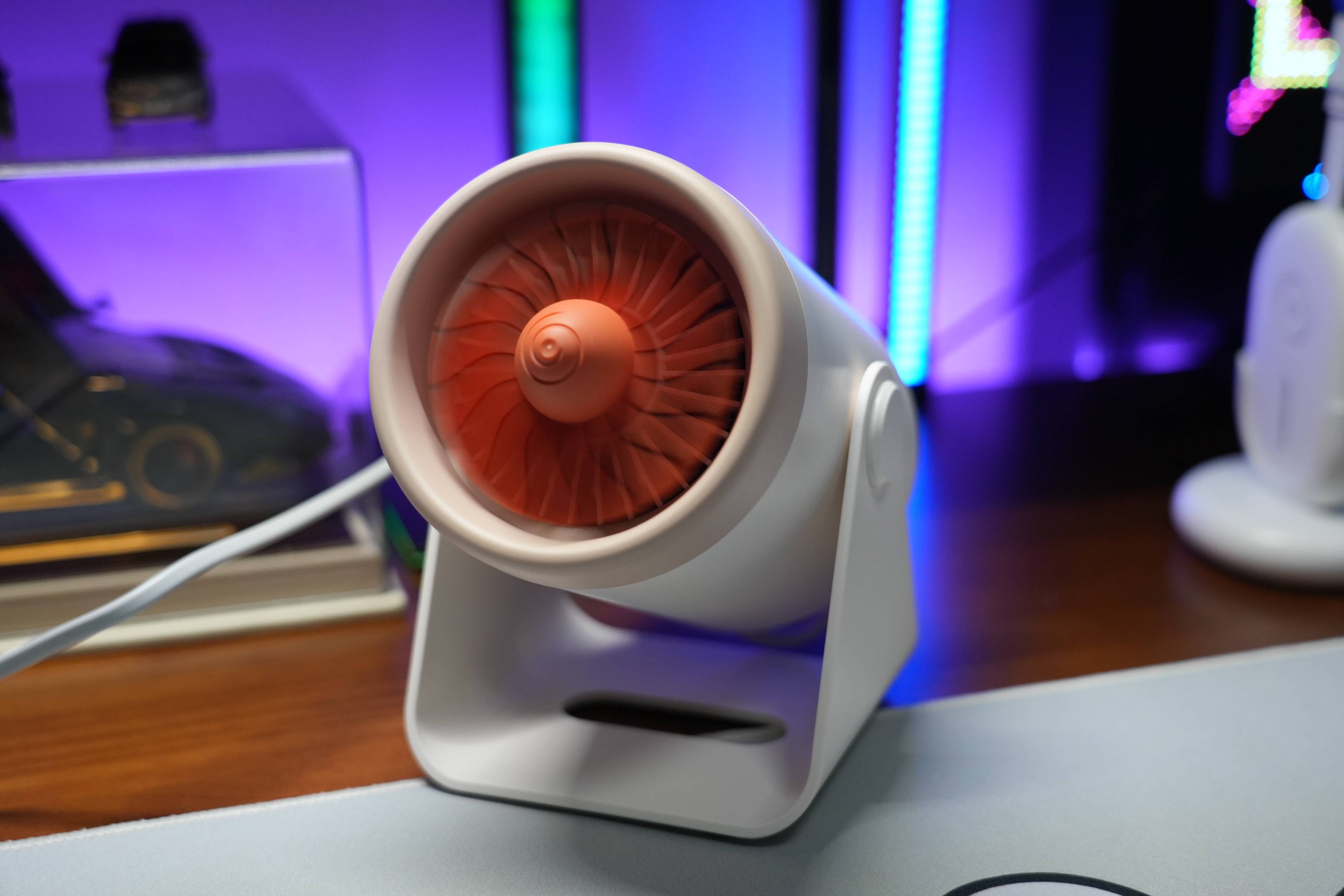 冬日温暖小确幸！西圣桌面暖风机mini速热静音，居家办公都适配