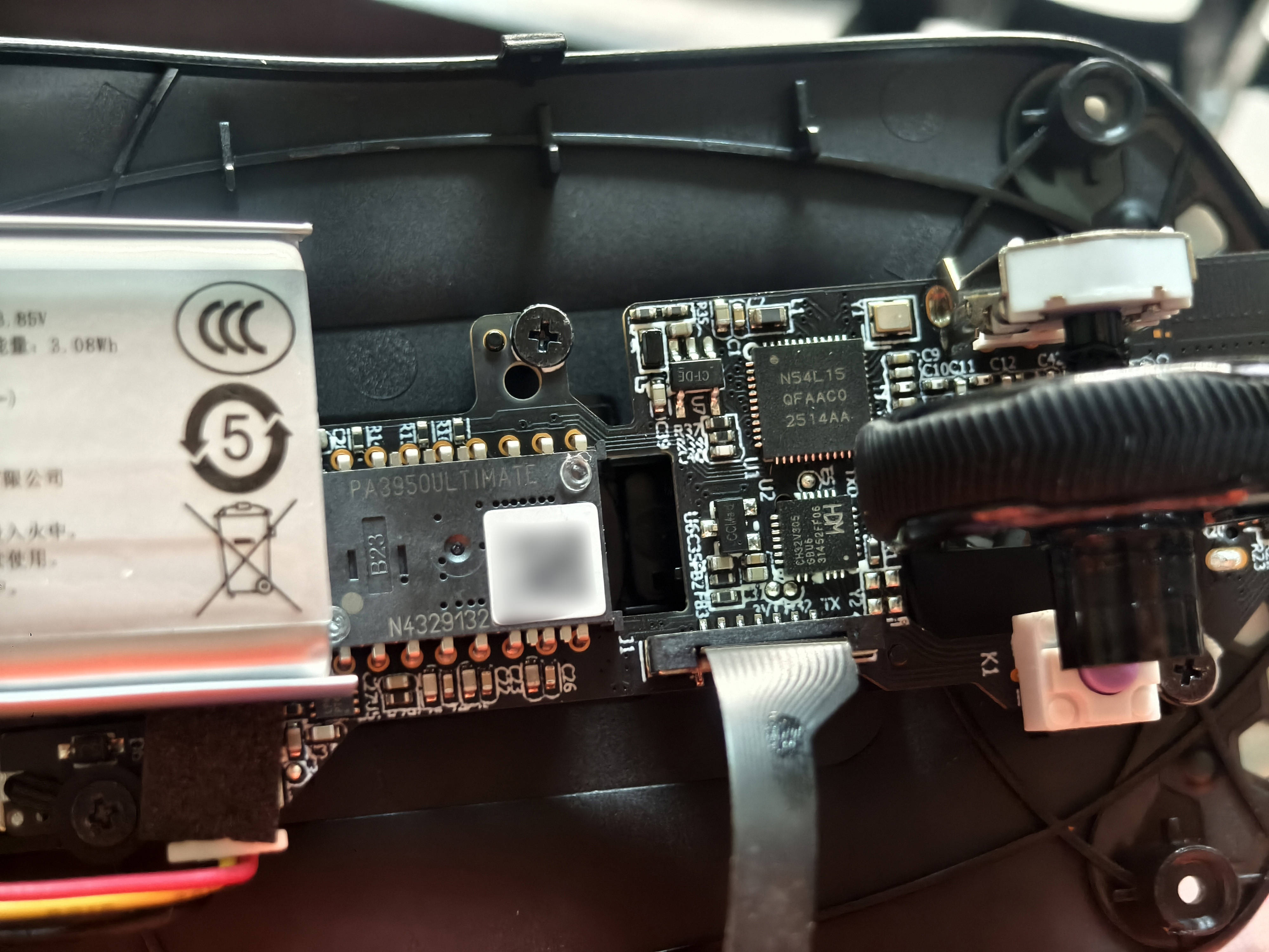 喜欢适配中小手的对称型VT二代电竞鼠标？呐！雷柏VT1系列了解下