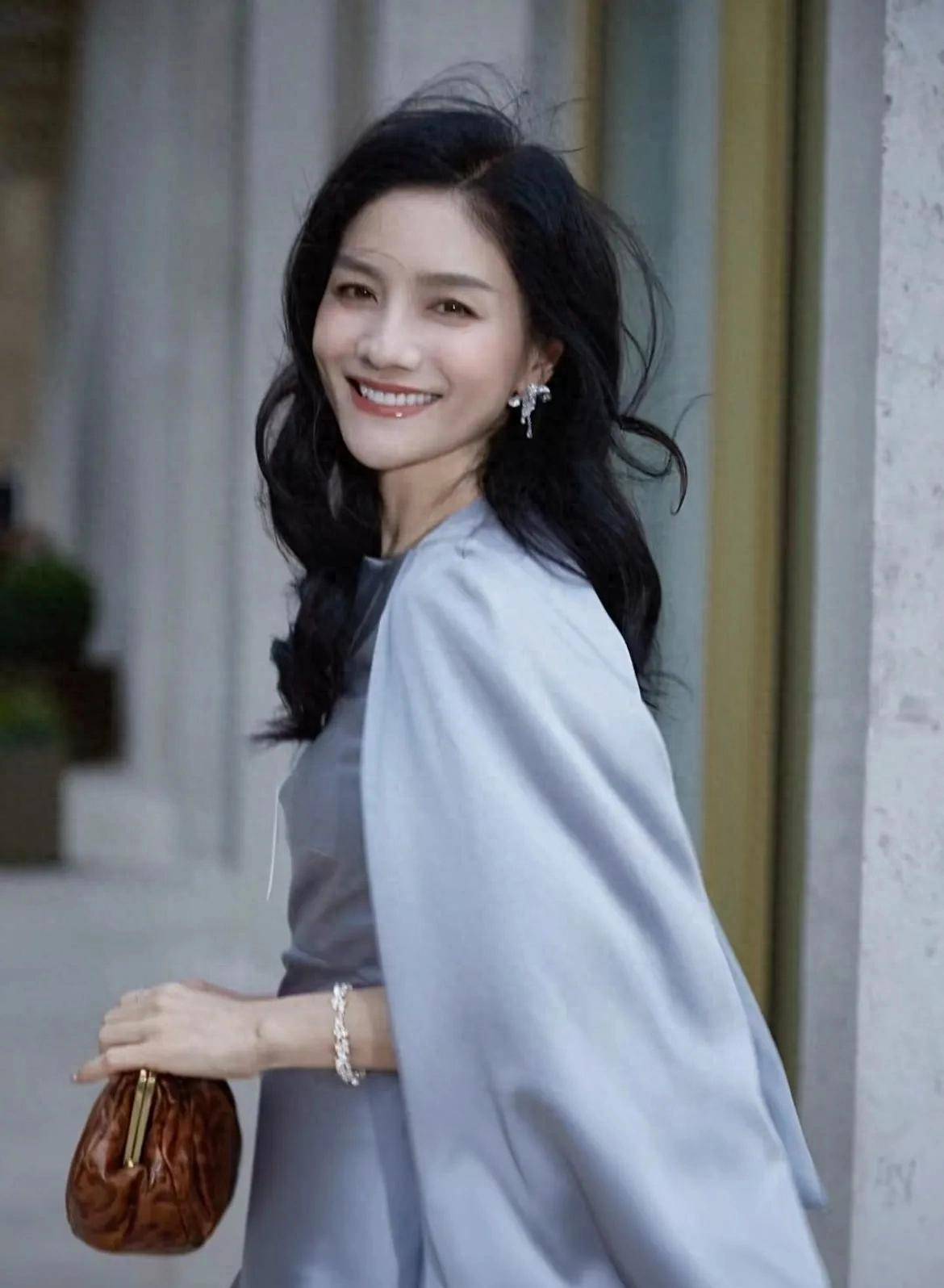 胡可:你爱闹,我爱笑,我们一起傻傻变老