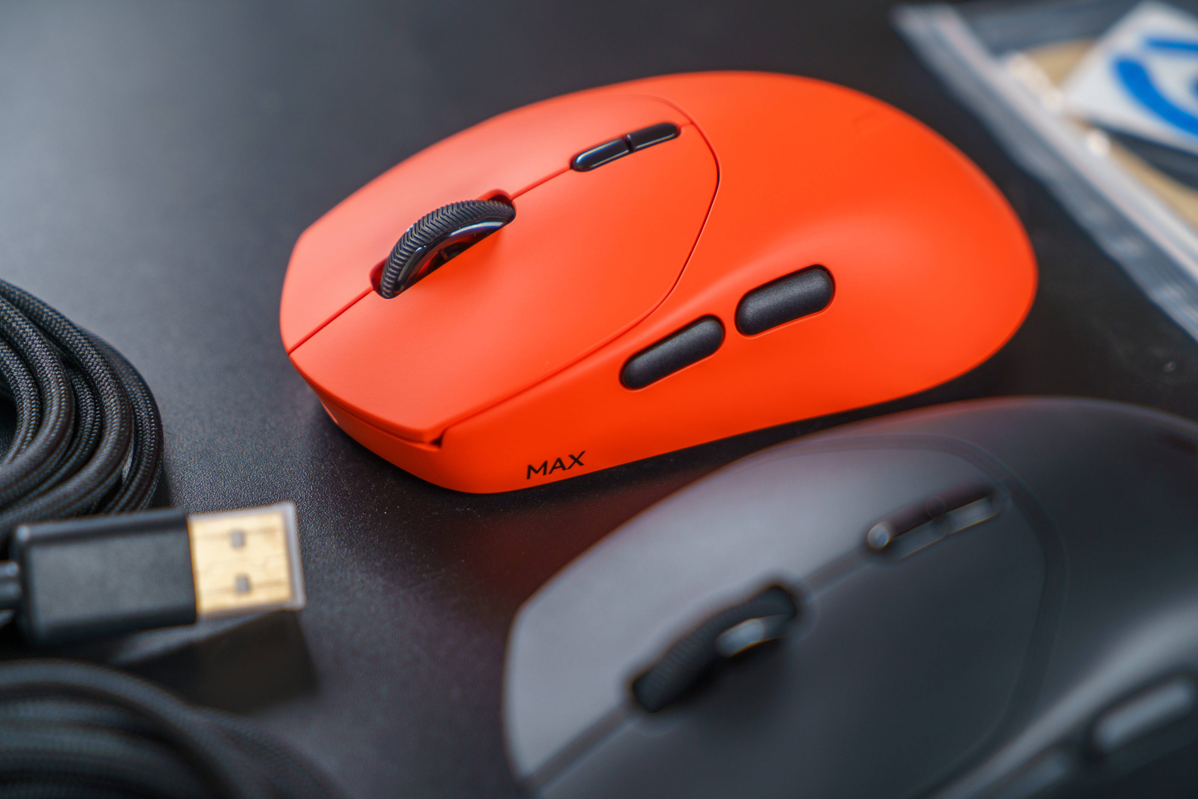 喜欢适配中小手的对称型VT二代电竞鼠标？呐！雷柏VT1系列了解下