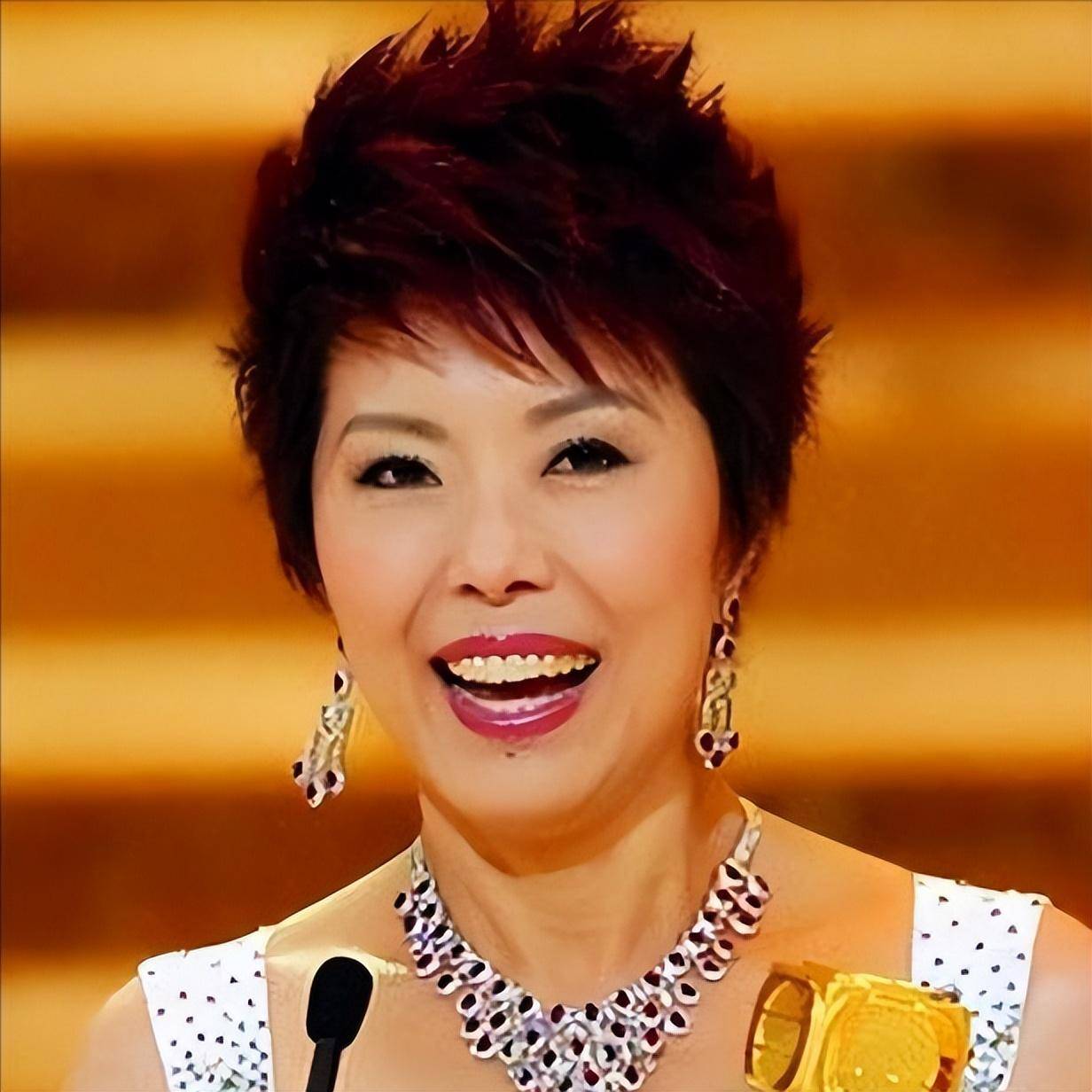 关菊英:嫁音乐才子演活角色,晚年开启第二春,与同性密友很相爱