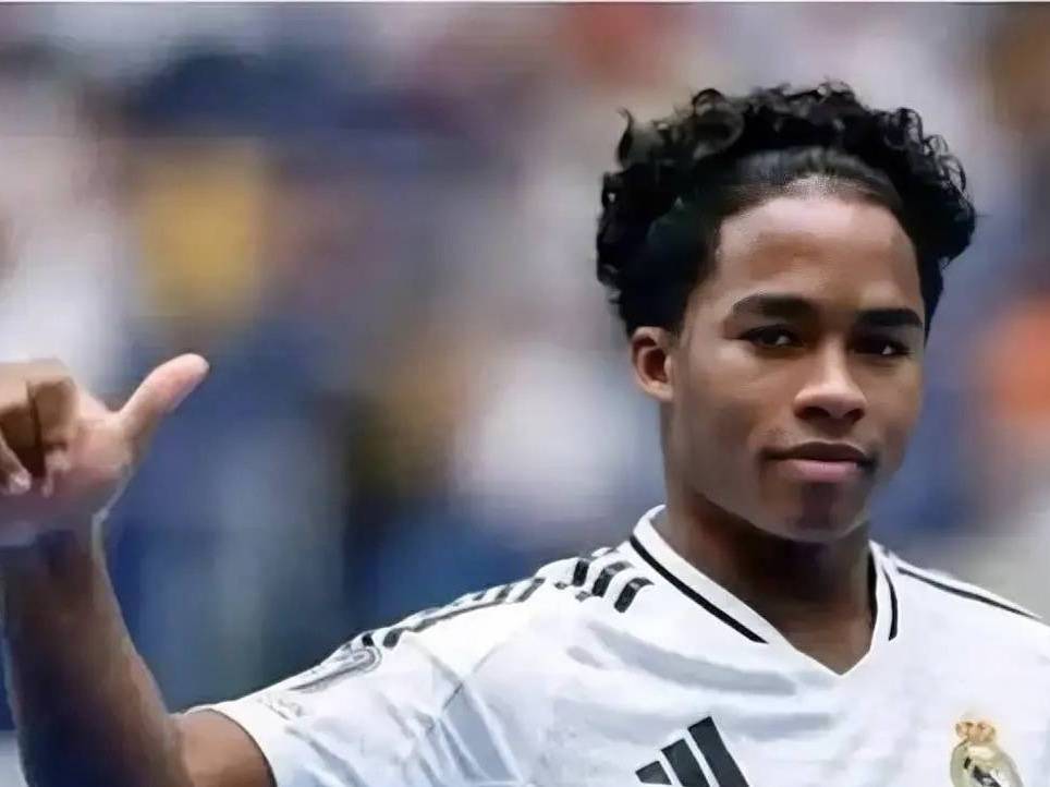 意甲媒体透露：皇马愿意在冬窗期间出租年轻球员恩德里克，米兰是对其感兴趣的俱乐部之一