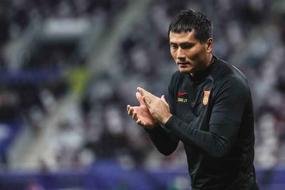 邵佳一上任跟时间赛跑，国足重组最快要明年初，足协择期安排发布会