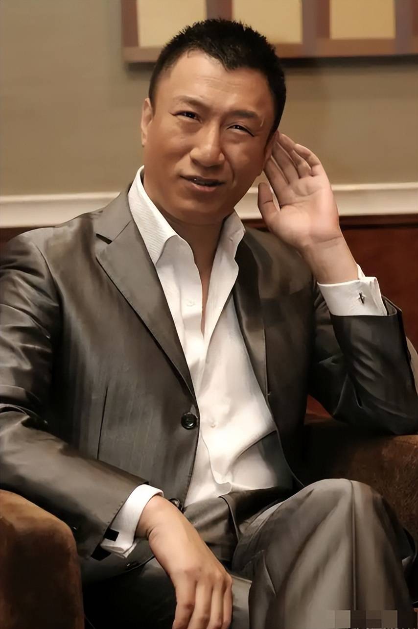 从"携款跑路"到开公司当老板!孙红雷1年近况曝光,早有预兆