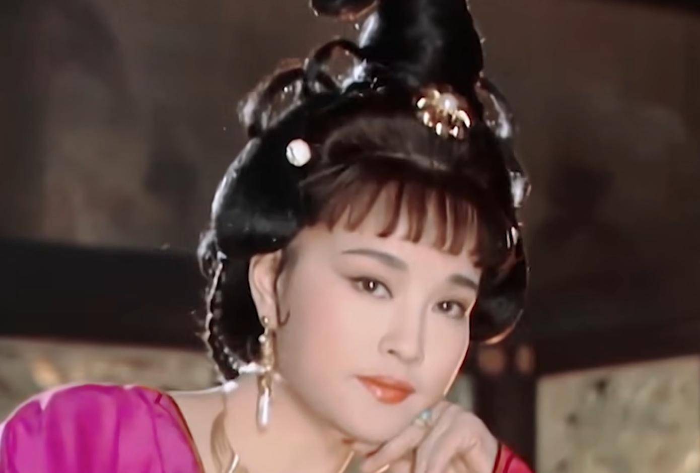 星二代奚望复刻茹萍版上官婉儿,毛戈平弟子打造,女儿颜值不如妈