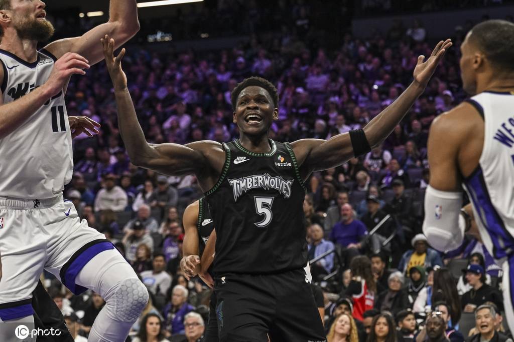 萨博尼斯20+13戈贝尔19+12 国王不敌森林狼