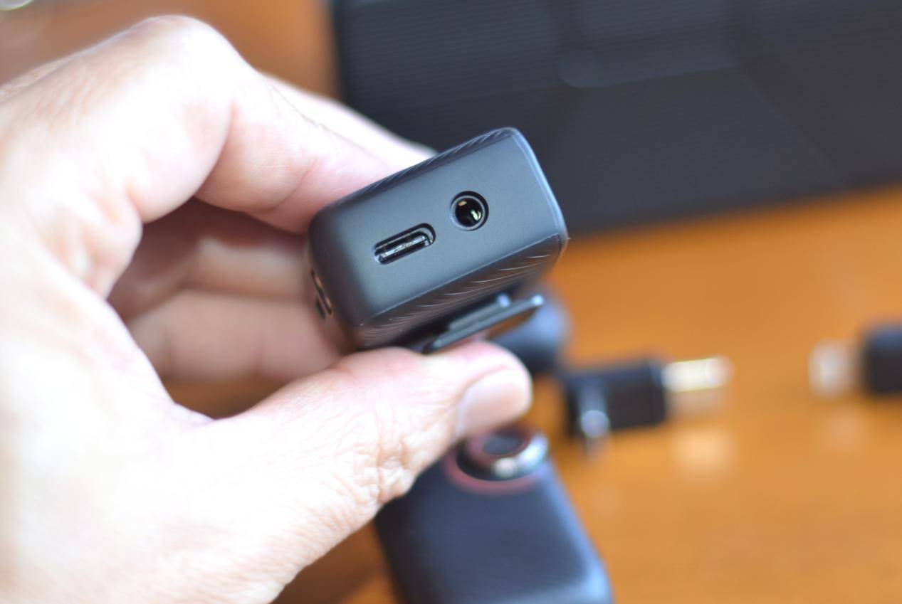 专业音质、稳定传声、智能操控集一身,南卡Qmic领夹麦克风专业全能