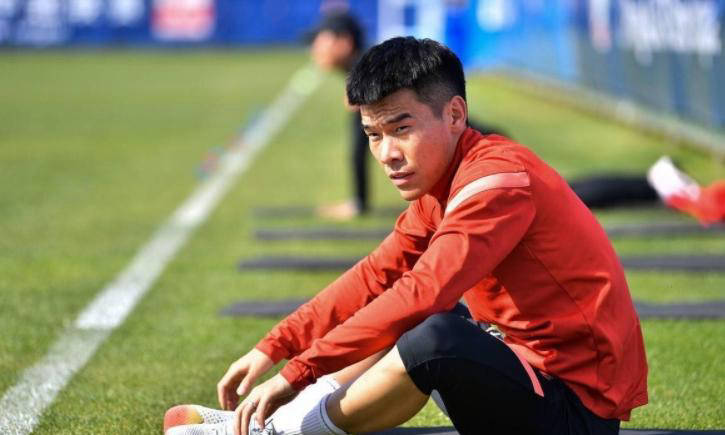 津门虎前国脚队长荣昊正式解约并官宣加盟广东吴川青年俱乐部，备受关注