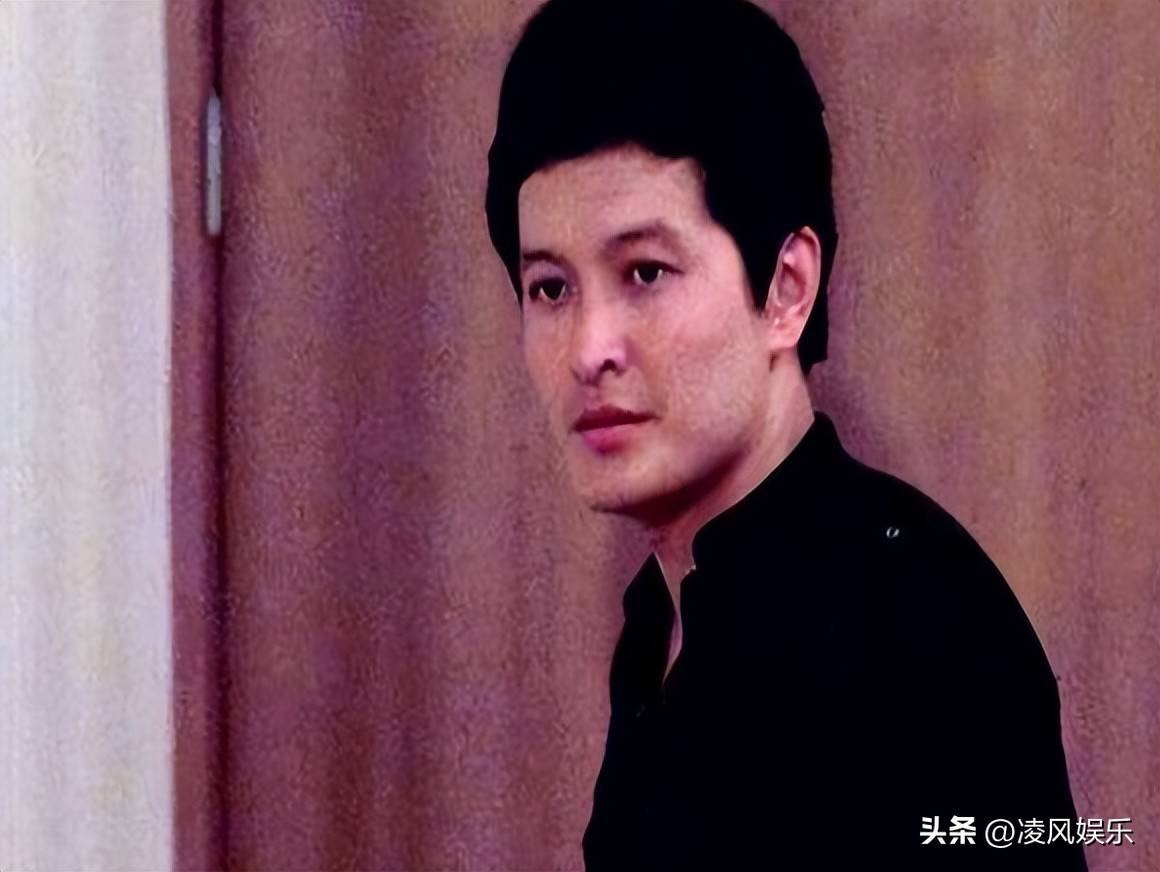 他是杨亚洲的大儿子,也是倪萍的继子,一句话曾把继母感动到落泪