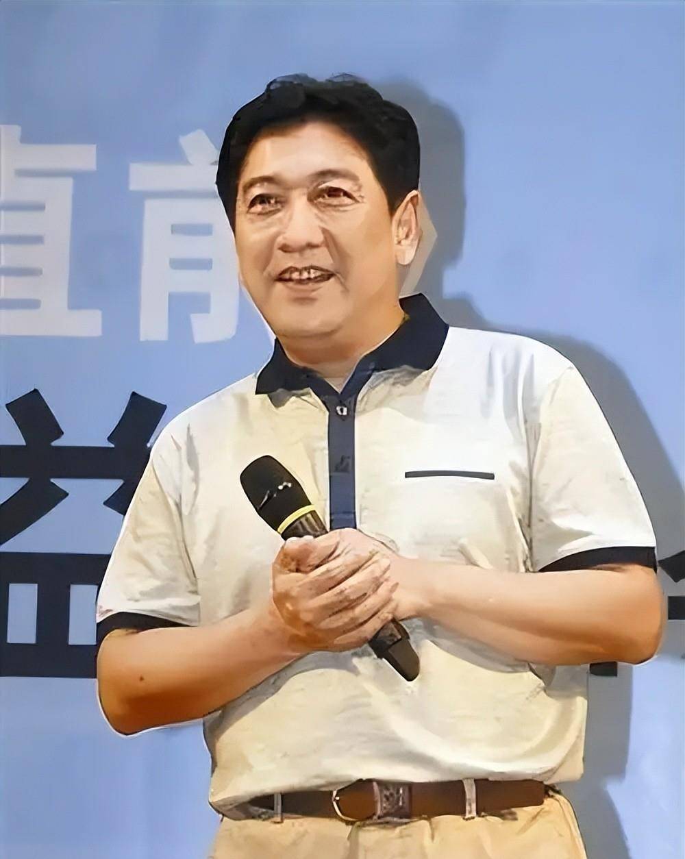 全家移民,抛弃妻女,舆论缠身的水均益,从不像表面那么简单