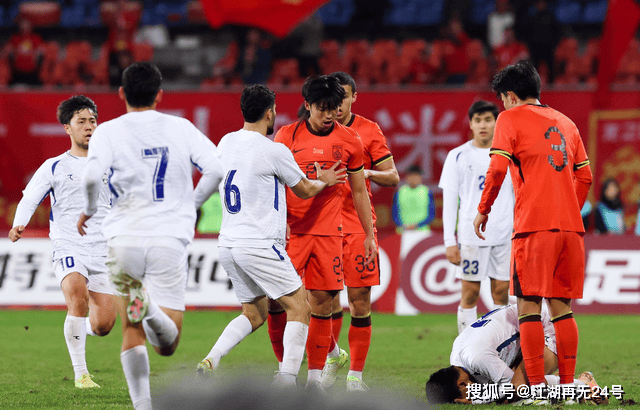 国足遭重创！多主力伤病，名记道出原因，主帅直言：亚洲杯很艰难