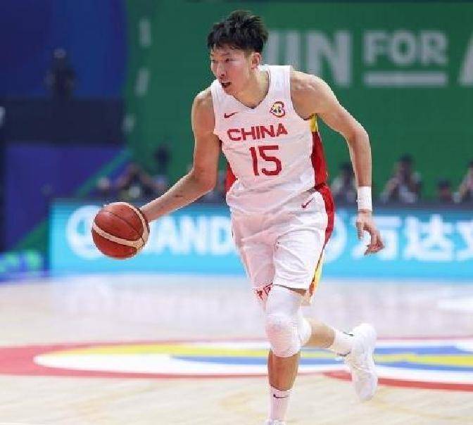 世界杯预选赛焦点战！中国男篮首发阵容曝光，能击败韩国队？