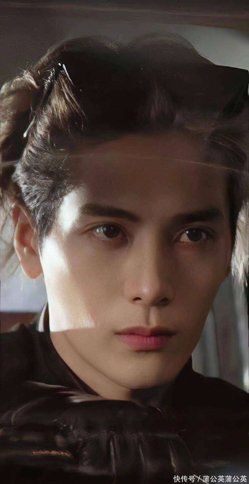 被王嘉尔狠狠圈粉!在国外被错认成日本人,他的回应体面又有力量