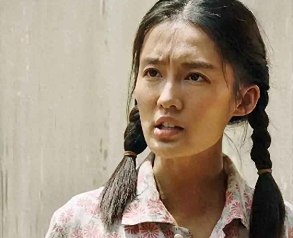 "村花"不是谁都能演,干瘪黑瘦,一排烤瓷牙,观众越看越感觉假