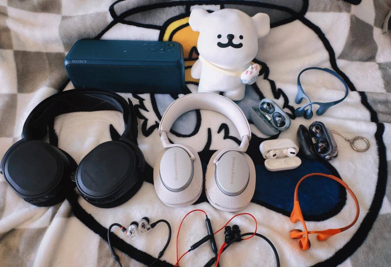 挂耳式耳机怎么选?2025十大高性价比挂耳式耳机推荐