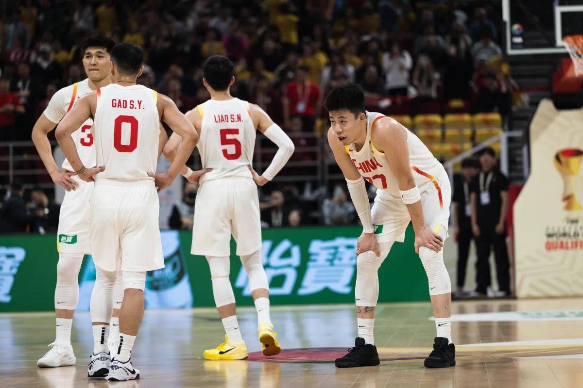 男篮无法延续亚洲杯成功经验，缺少赵睿和王俊杰，谁在裸泳一目了然